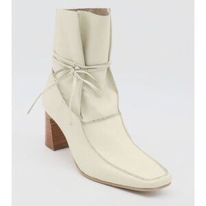 Anthropologie Stivali New York Awakening Cream Leather Lace Up Heeled Boots